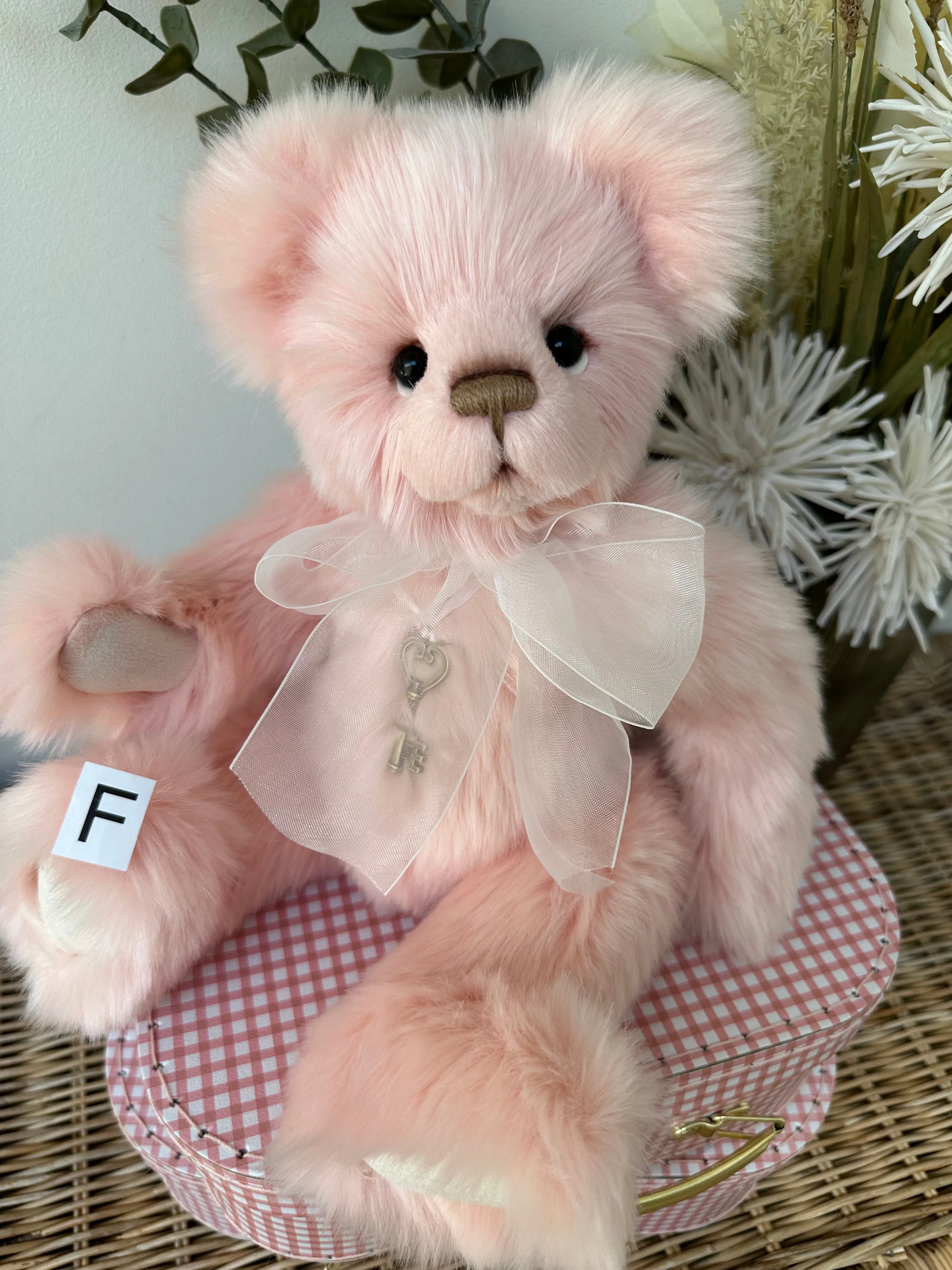 Lowena Charlie Bears Secrets Collection Plush Teddy Bear