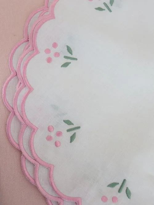 Scalloped Placemats ditsy floral  (Set of two)